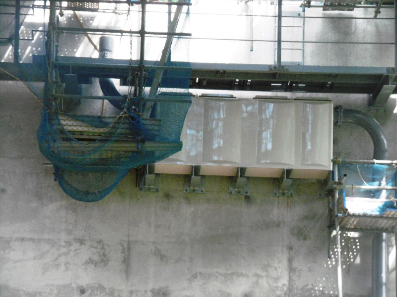 FRP油水分離桝（橋梁型）の施工例