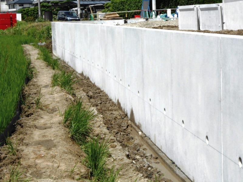 造成地擁壁でのＬ型擁壁の施工例
